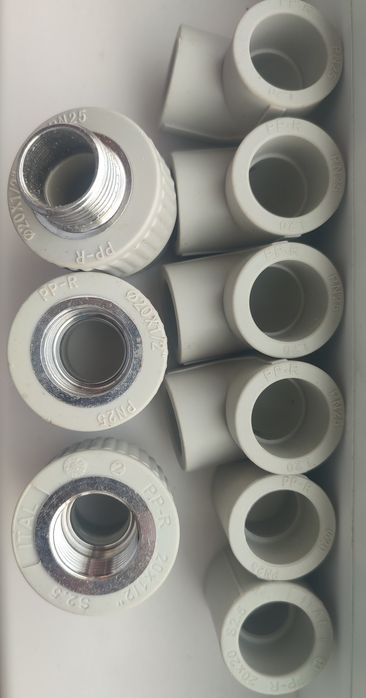 Полипропиленовый уголок  L20, муфта 20x1/2" , муфта соединительная 20