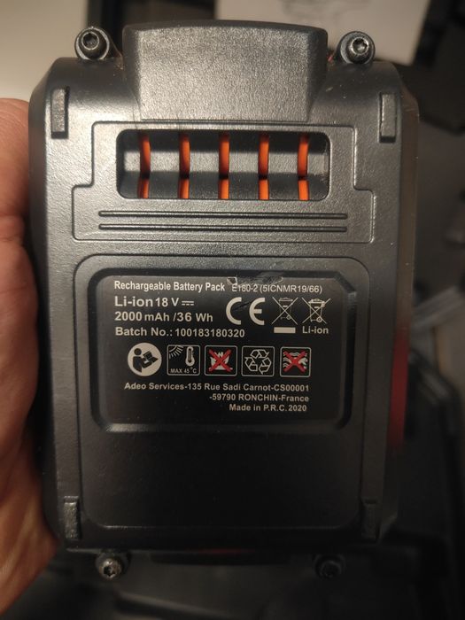 Aparafusadora / Berbequim a Bateria 18V Lithium-Ion (Com Mala + 2 Baterias)