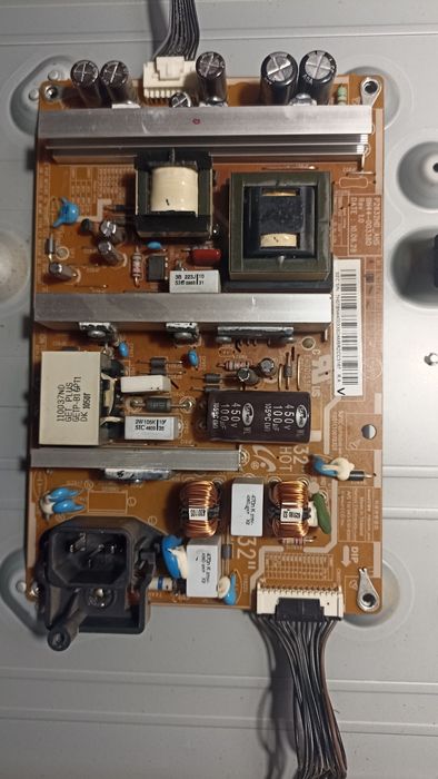 Запчастин Bravis 42, Samsung 40,32 HITACHI 32