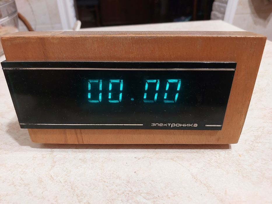 Продам   часы времен   СССР.