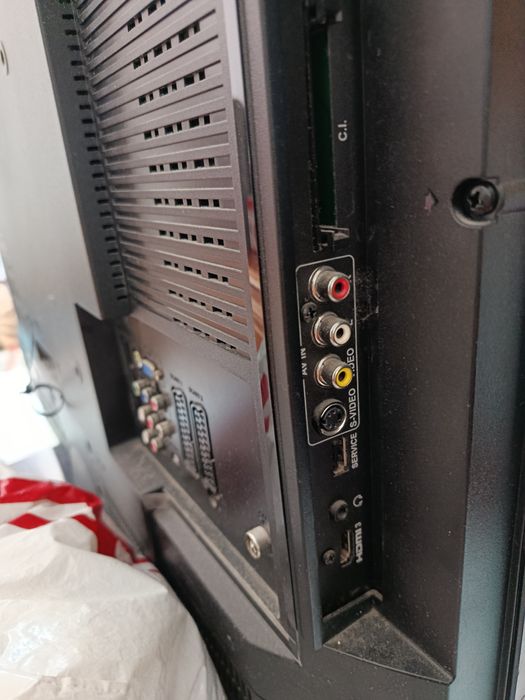 Telewizor Sharp LCD 32 cale + tuner DVB-T