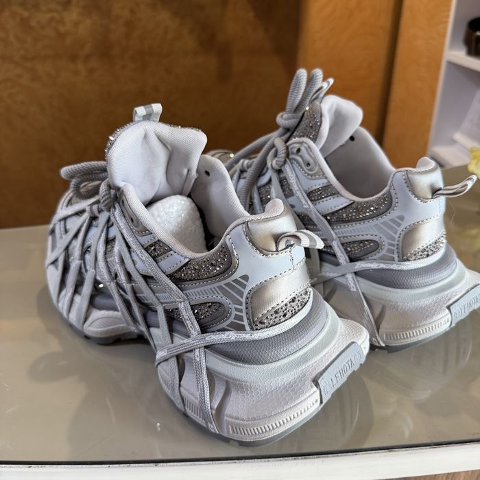 Кросівки зі стразами balenciaga