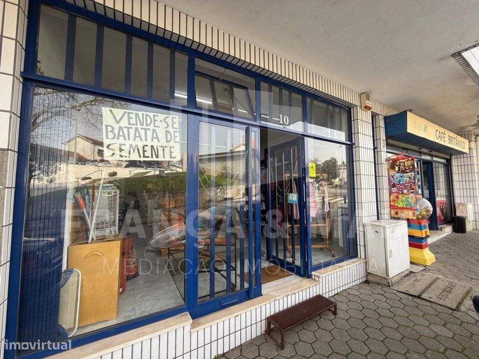 Loja com excelente localização em Vila Nova de Gaia - VILAR DE ANDO...