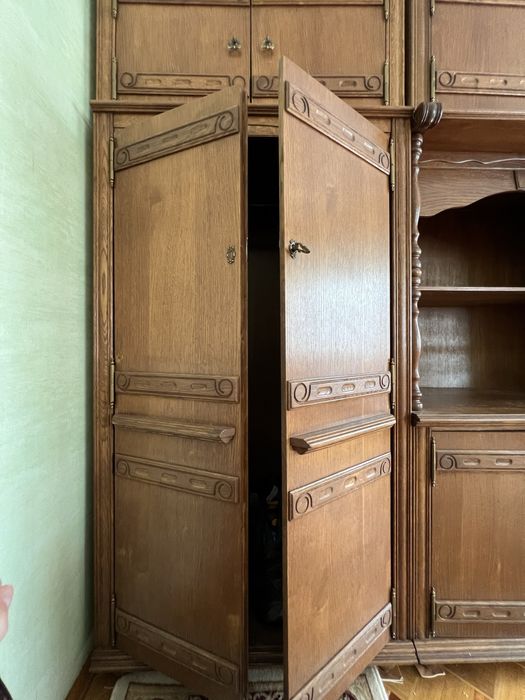 Деревʼяна стінка у вітальню/стінка дерево/стенка  деревянная гостиная