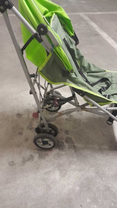 Carrinho de passeio de bebé