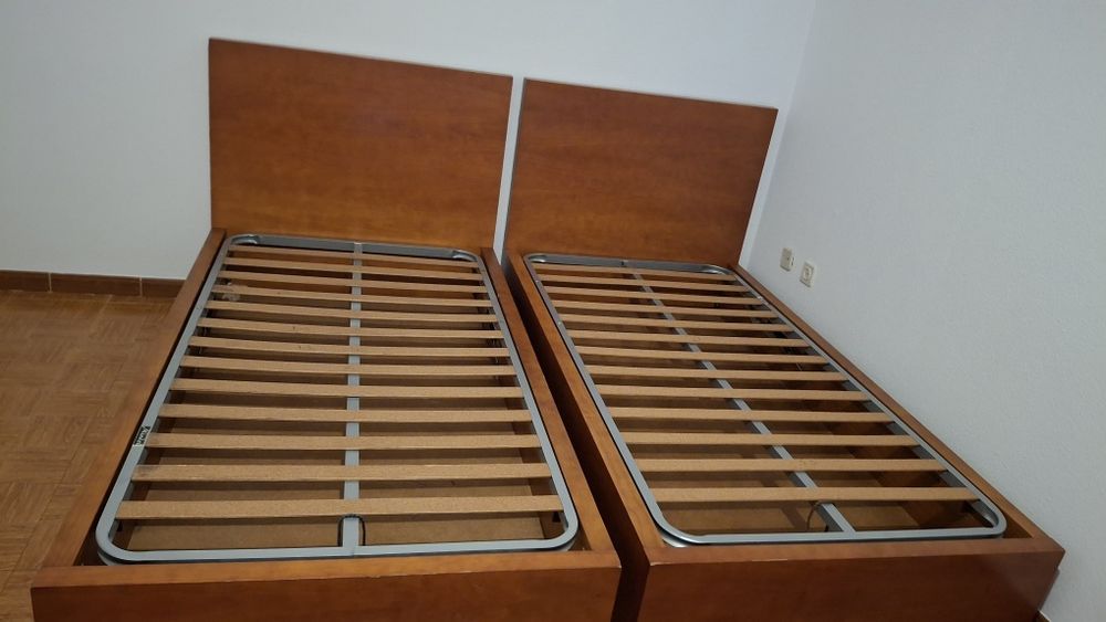 2  Camas c/ estrado elevatório