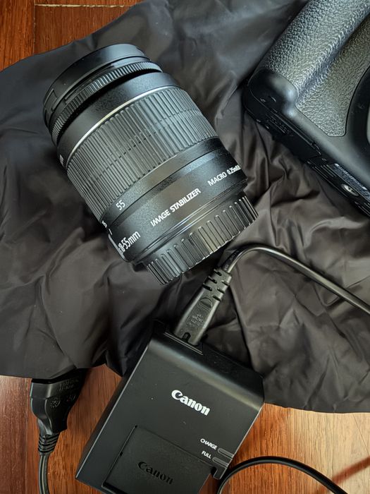 Canon EOS 2000D + tripé