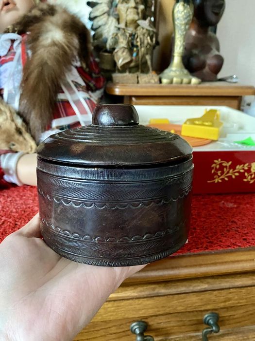 Африканская шкатулка из кожи буйвола, ёмкость оббитая кожей