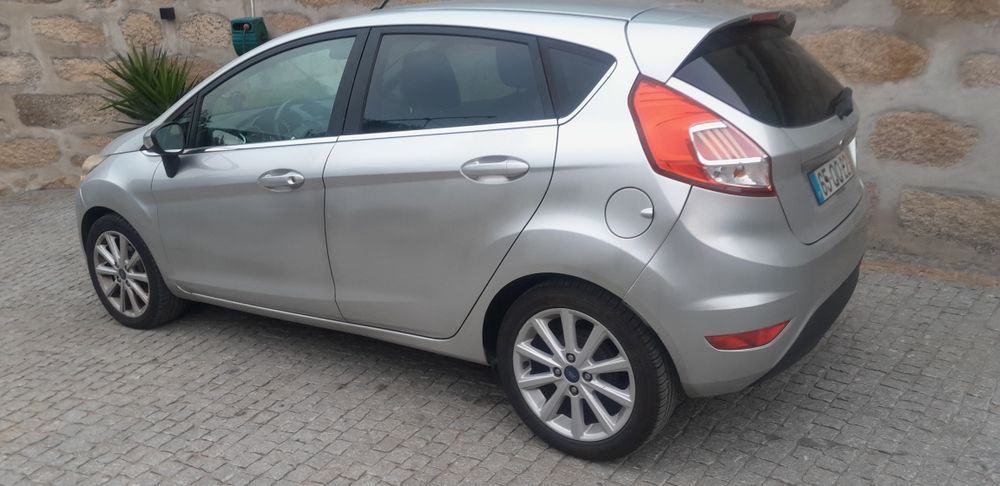 Ford Fiesta 1.5tdci  Titanium 2015 — photo 2