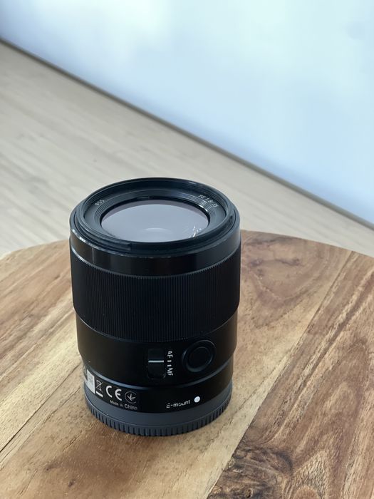 Objetiva Sony 35mm f/1.8