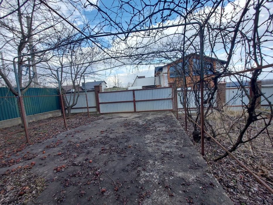 Продам дачний котедж на березі Дністра
