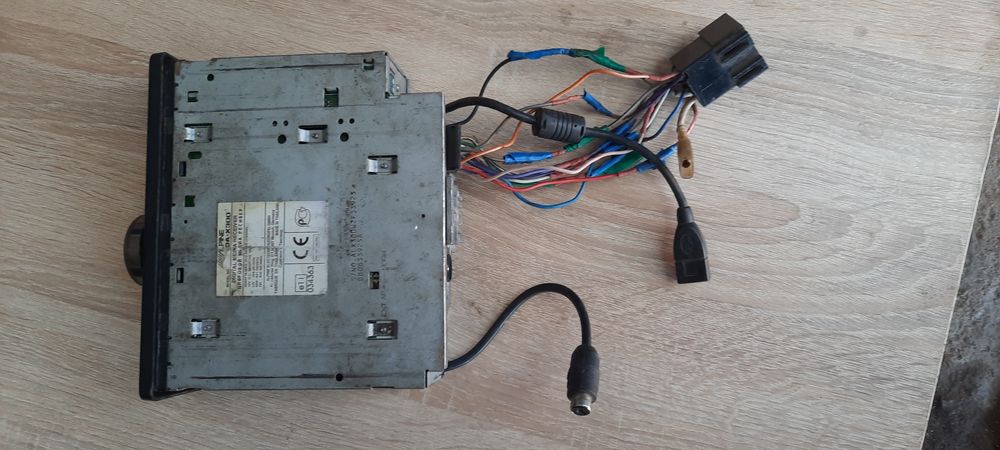 Автомагнитола Alpine CDA X300