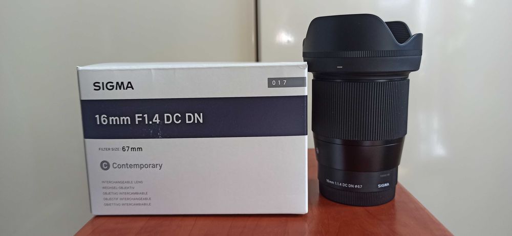 sigma 20mm 14 - купити об'єктиви - Ціна на OLX.ua