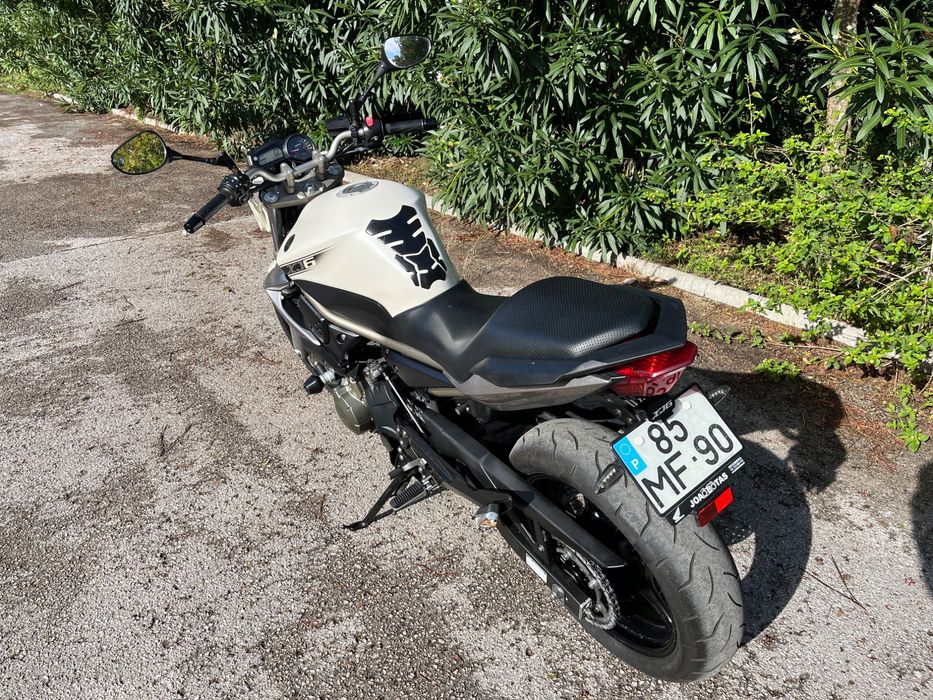 Yamaha XJ6 77cv 2011
