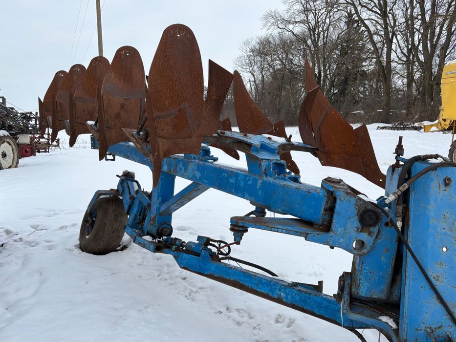 Продам плуг оборотний Lemken