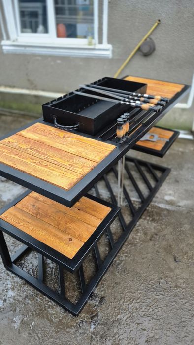Огромный мангал в Лофт стиле с большими столиками