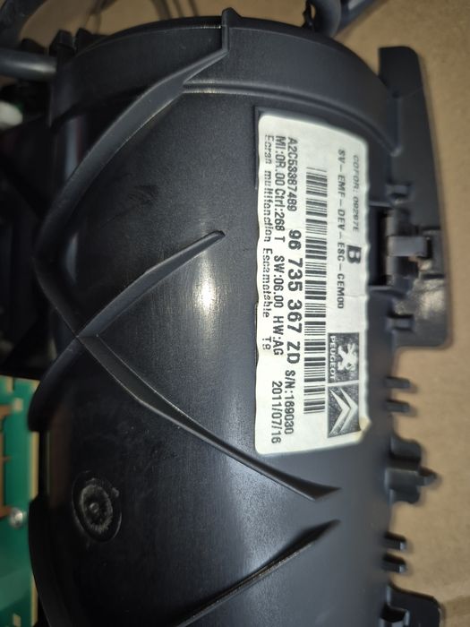 Wyswietlacz LCD nawigacja peugeot citroen  3008 5008