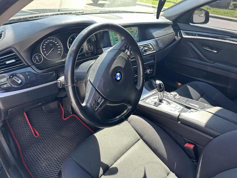 BMW 5 Series F11 2013 рік