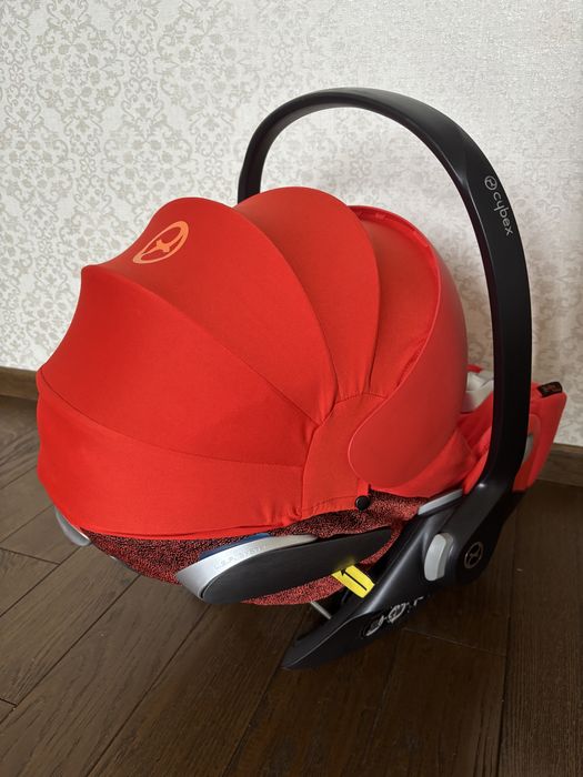 Автокрісло Cybex Cloud Z i-Size Autumn Gold burnt Red червоний колір