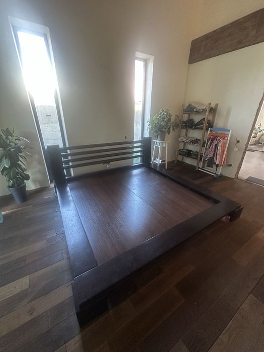 Продам кровать из массива ясеня.