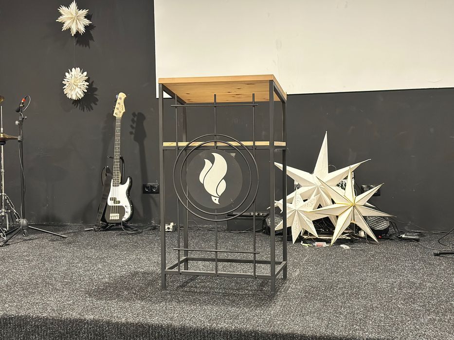 Púlpito com a tua logo