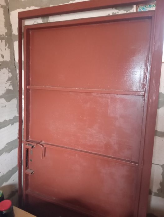 продам металеві двері
