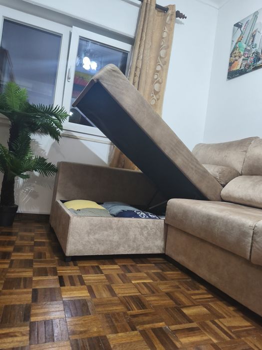 Sofá 3 lugares com chaise long e arrumação