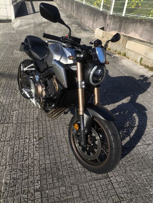 Oportunidade Honda CB 650R