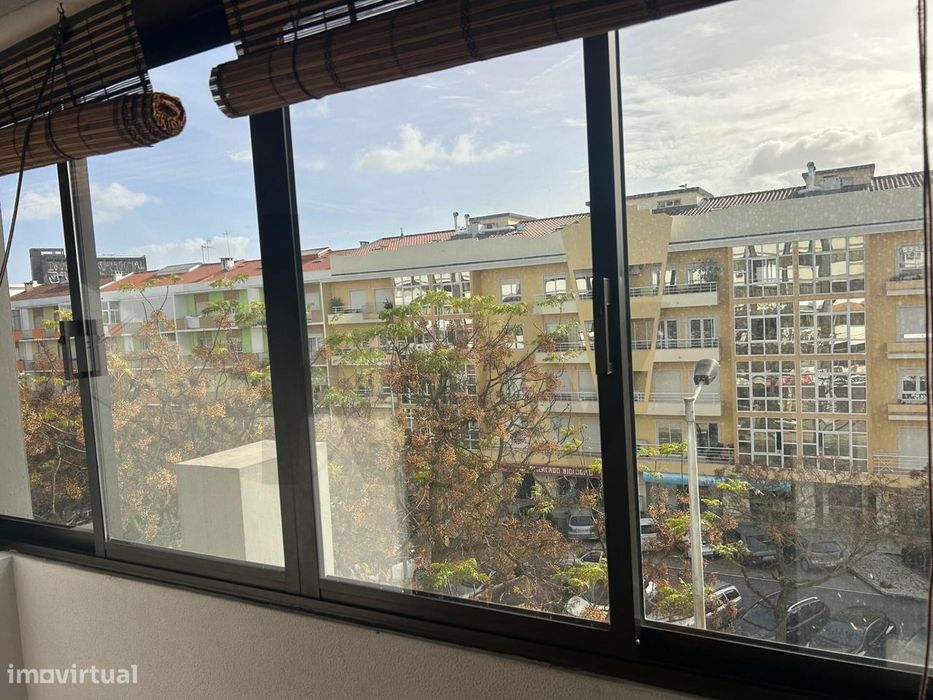 Arrendamento de apartamentoT2 em Almada (Cova da Piedade) c/ Elevador