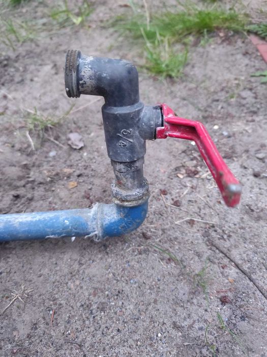 Rura z kranem do studzienki