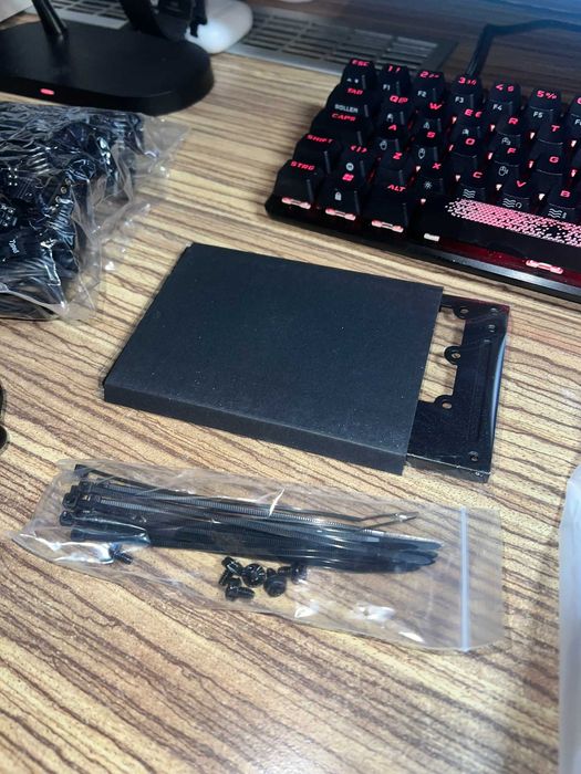 SF850L - Zasilacz do PC firmy Corsair, 80 PLUS GOLD, nieużywany