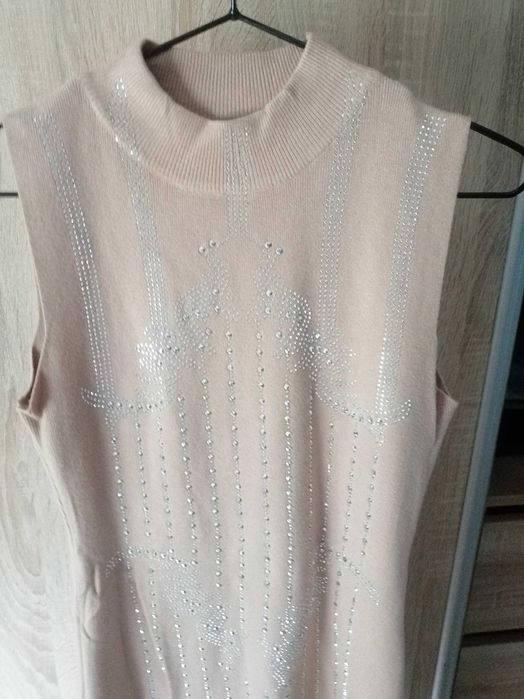 Sukienka na każdą okazję camel