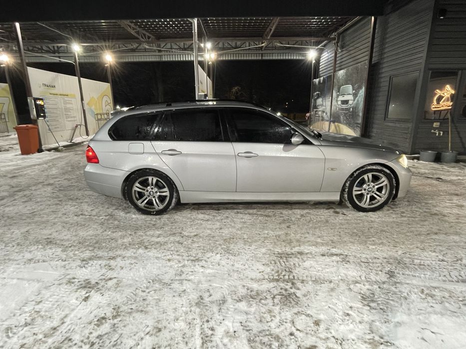 BMW E91 318i 2007/2.0.