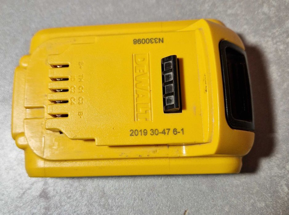 Wyrzynarka akumulatorowa  BEZSZCZOTKOWA 18V DEWALT DCS334N+ AKU