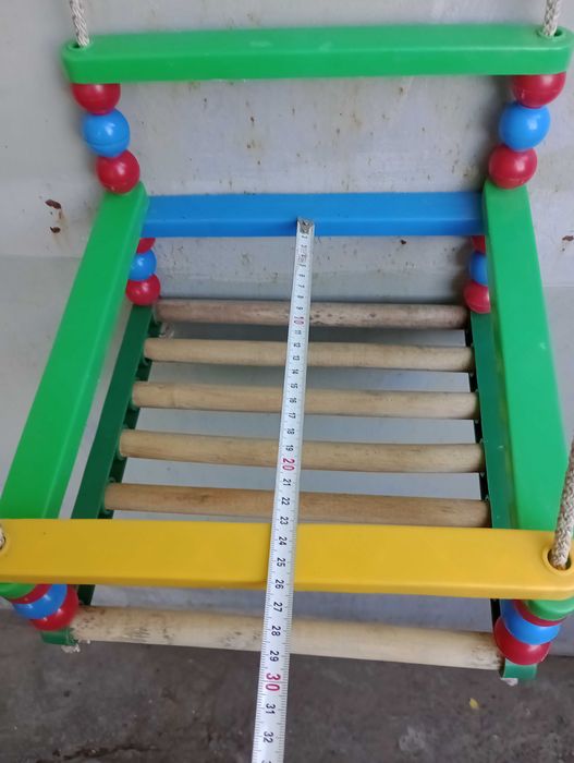 Гойдалка дитяча підвисна з спинкою закрита