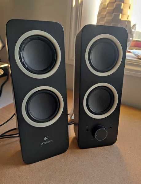 Colunas - Logitech Z200 Stereo Speakers