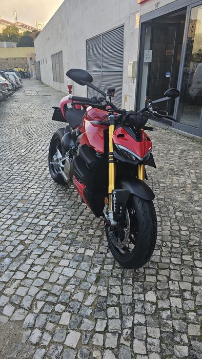 Ducati Streetfighter V4S