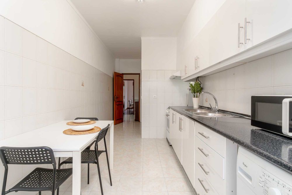 Quarto Amora zona com transportes