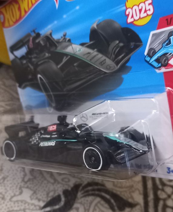 Mercedes-amg Petronas Formula one team hot wheels