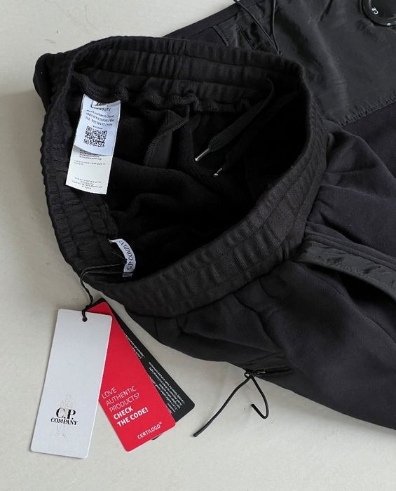 Штани C.P. COMPANY з нейлоновими вставками – всі кольори