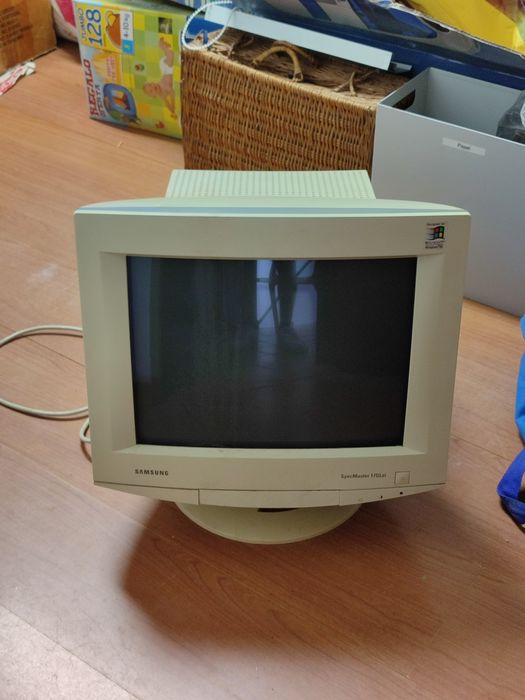 Monitor CRT Samsung SyncMaster 17GLsi
