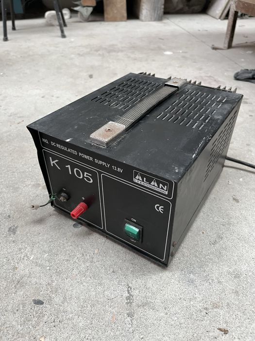 Fonte de alimentação regulada ALAN K105 13.8v