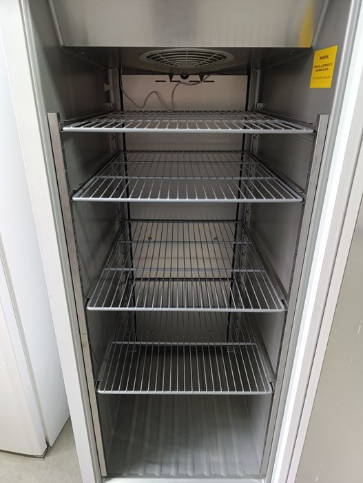 Холодильна шафа Холодильник Gram