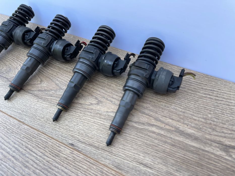 Насос форсунка 2.0 TDI Volkswagen /Skoda /Audi 0414720312 038130073BQ