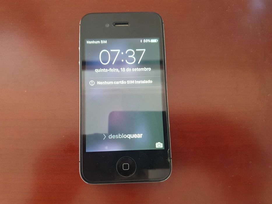 Old Black iPhone Mobile Phone64737985733507123