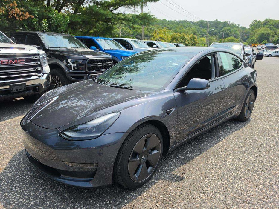 Продається Tesla Model 3 Long Range 2023 року.