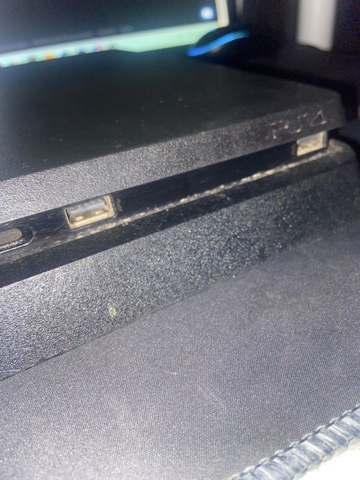 Consola ps4 em muito bom estado