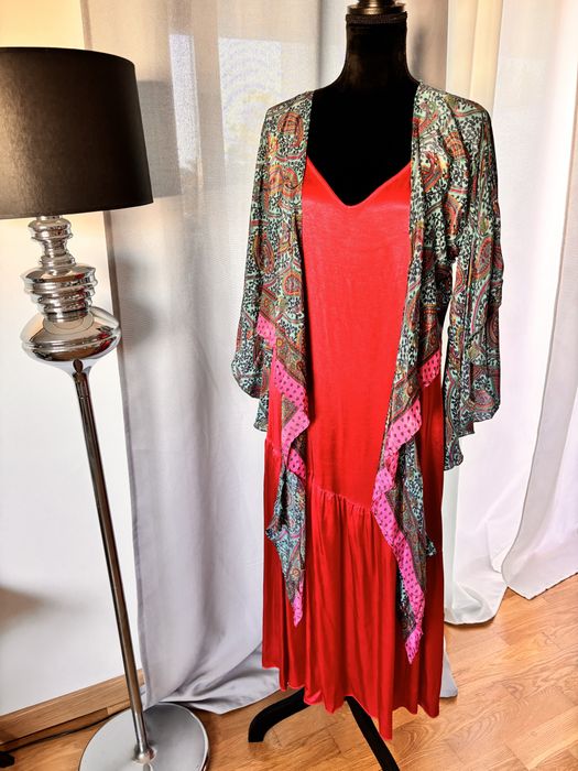 Vestido novo de viscose cor de cereja