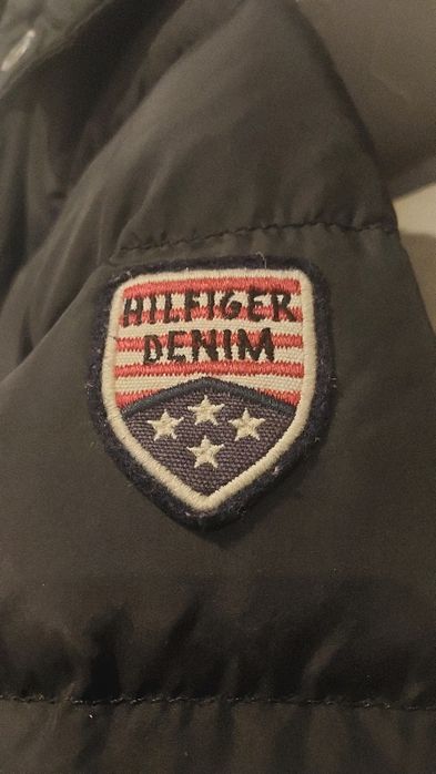 Płaszcz pikowany z kapturem Tommy Hilfiger