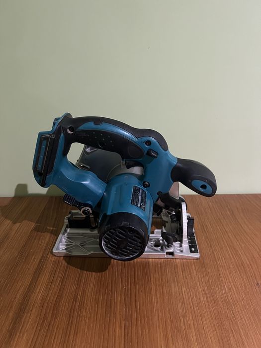 Акумуляторна дискова пила Makita DSS610Z. 165mm